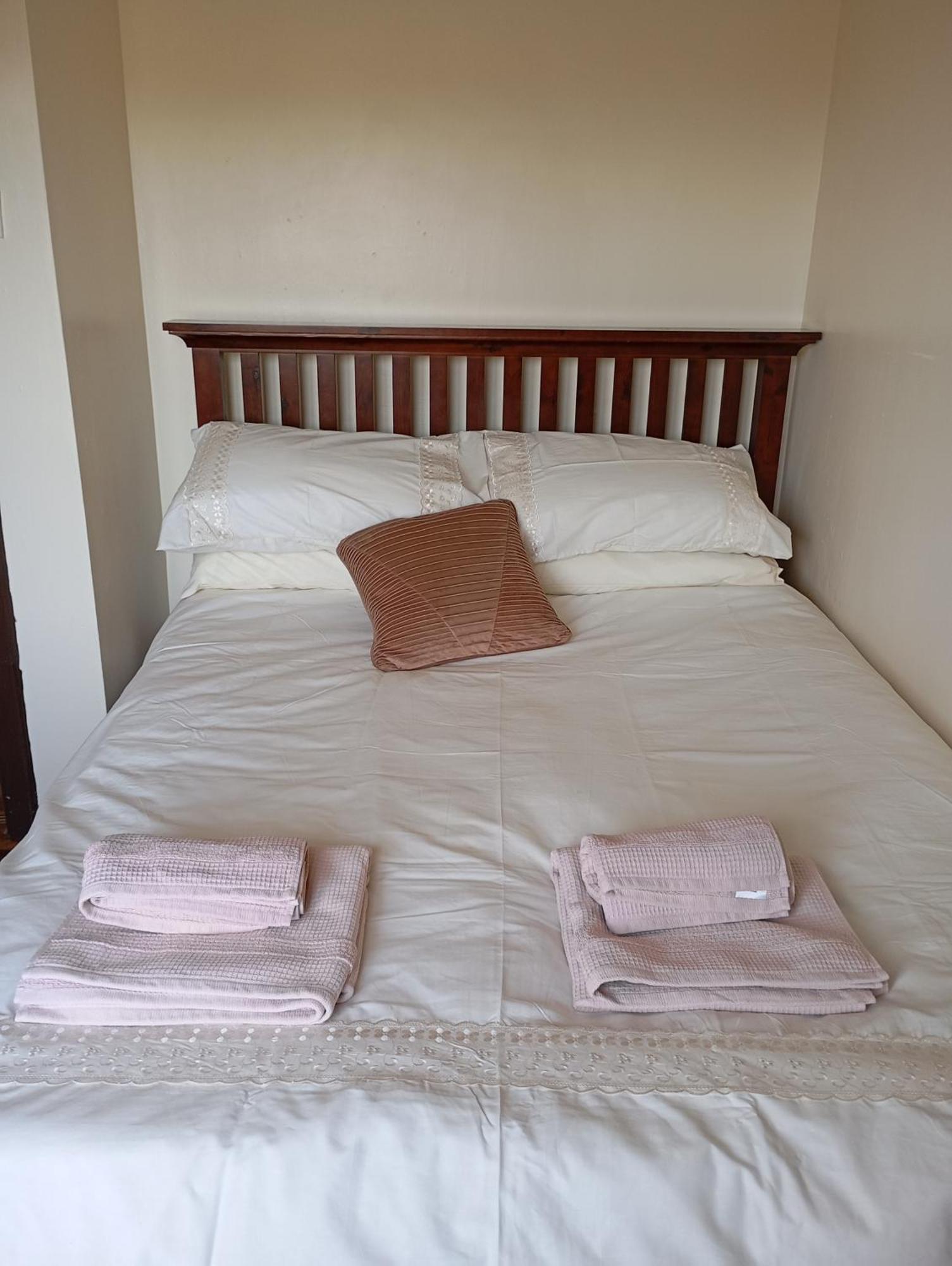 Room In Bungalow - Very Nice View With This Room Sneem Exterior photo